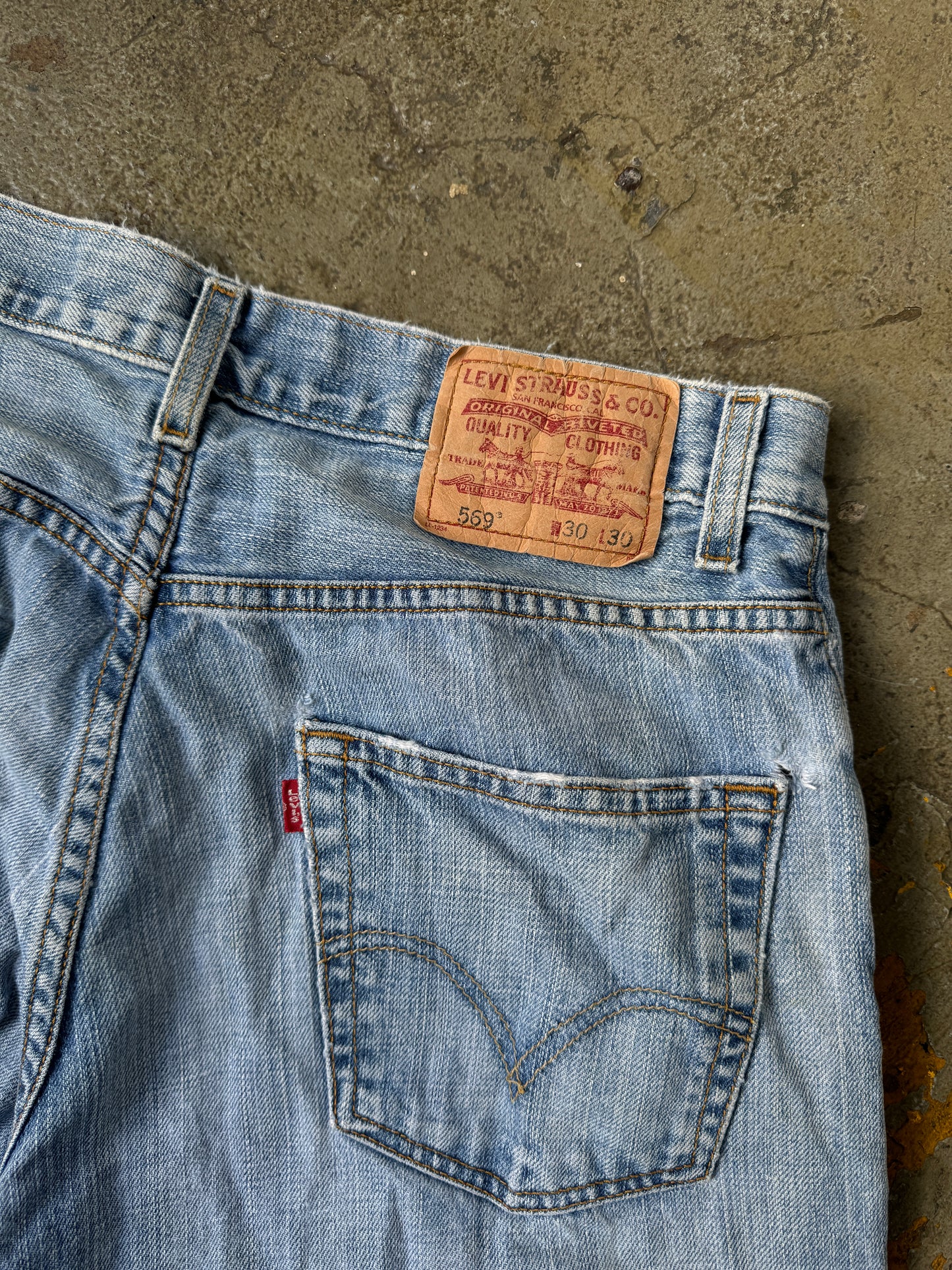 00's Distressed Levi's 569 - 30x30