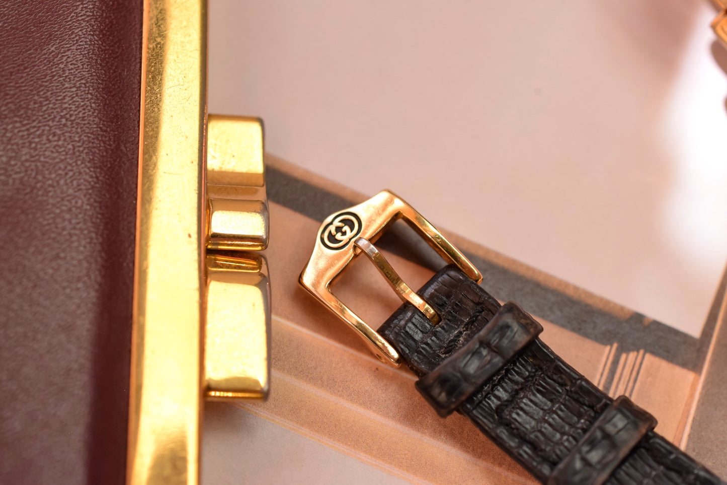 1990s Gucci Gilt Roman Bezel Watch