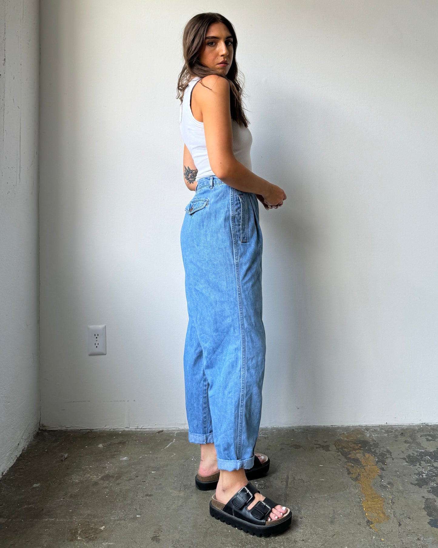 90's Lizwear Pleated Waist Tapered Leg Relaxed Denim -28"