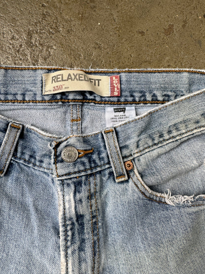 00's Distressed Levi's 550 - 32x30