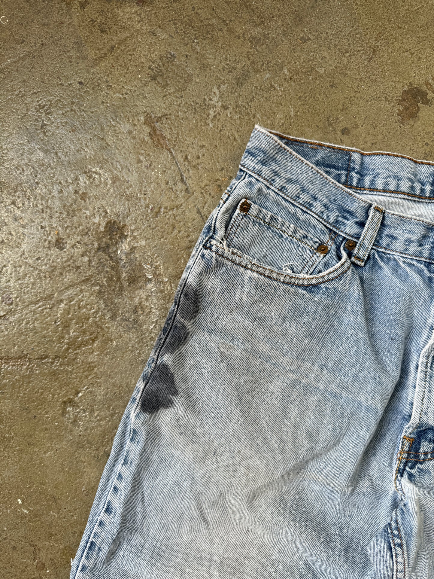 00's Distressed Inkstain Levi's 550 - 36x32