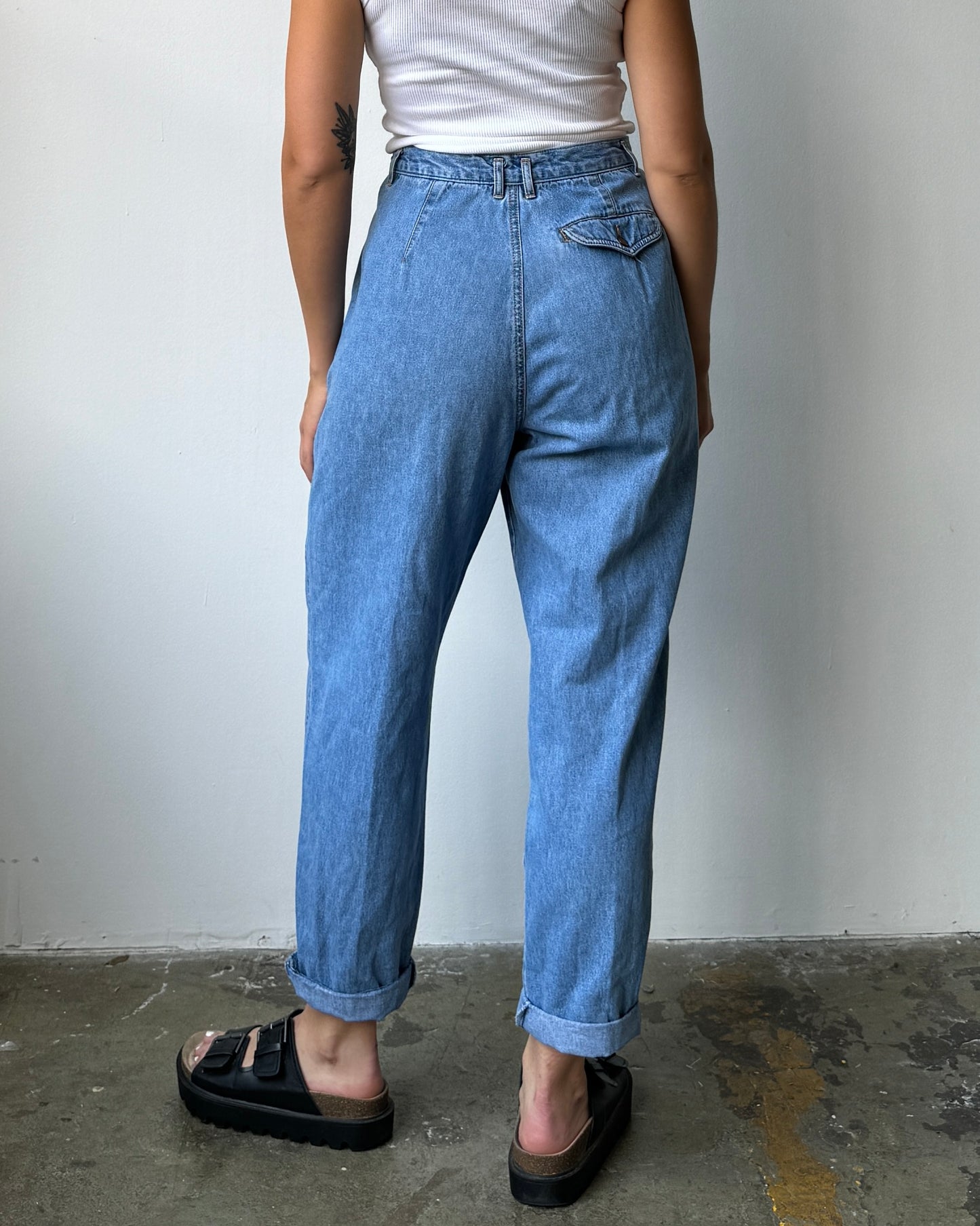 90's Lizwear Pleated Waist Tapered Leg Relaxed Denim -28"